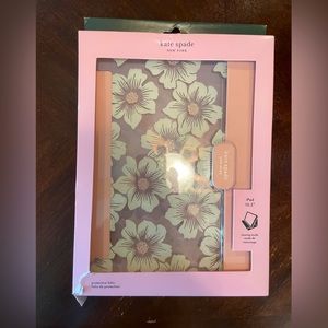 Kate Spade New York Apple iPad 10.2" Protective Folio